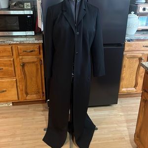 Beautiful long jacket. Plus size 16 W. In excellent used condition, black